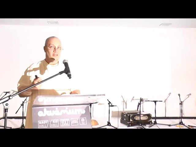 Az Isten iránti odaadás jelentősége a jóga szádhanában