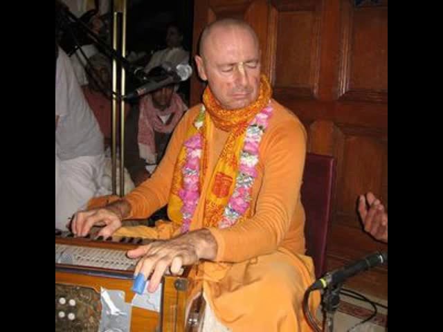 Sivarama Swami a kirtanról 2. – Hangszeres játék, tánc az énekléssel együtt