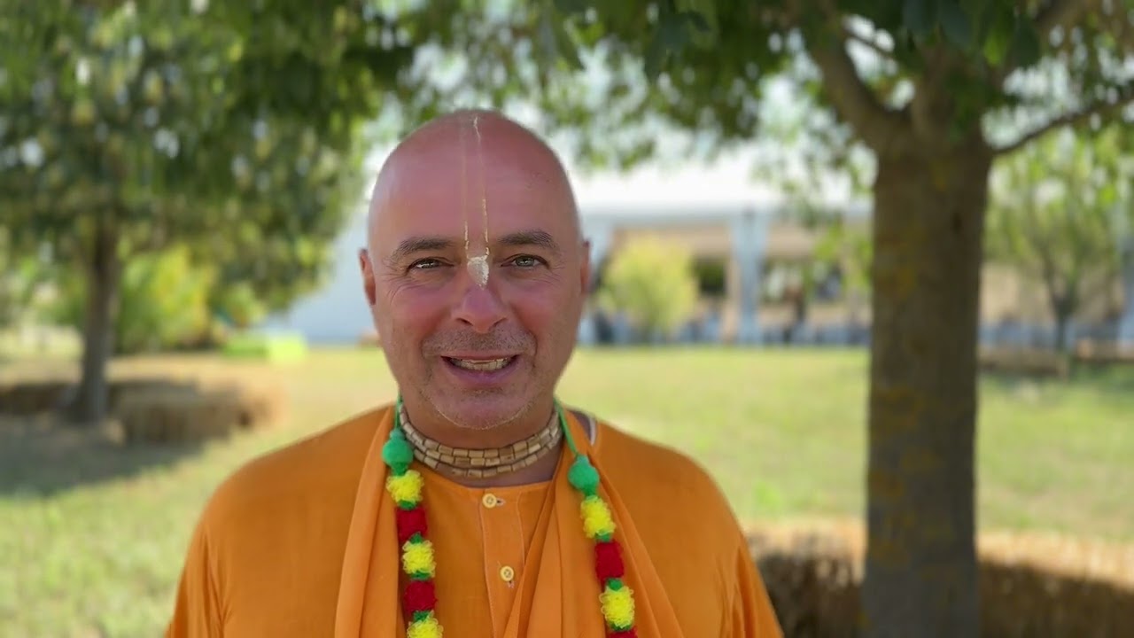 Krisna-Völgyi Búcsú, Péntek. Bhaktipāda Gosvāmī
