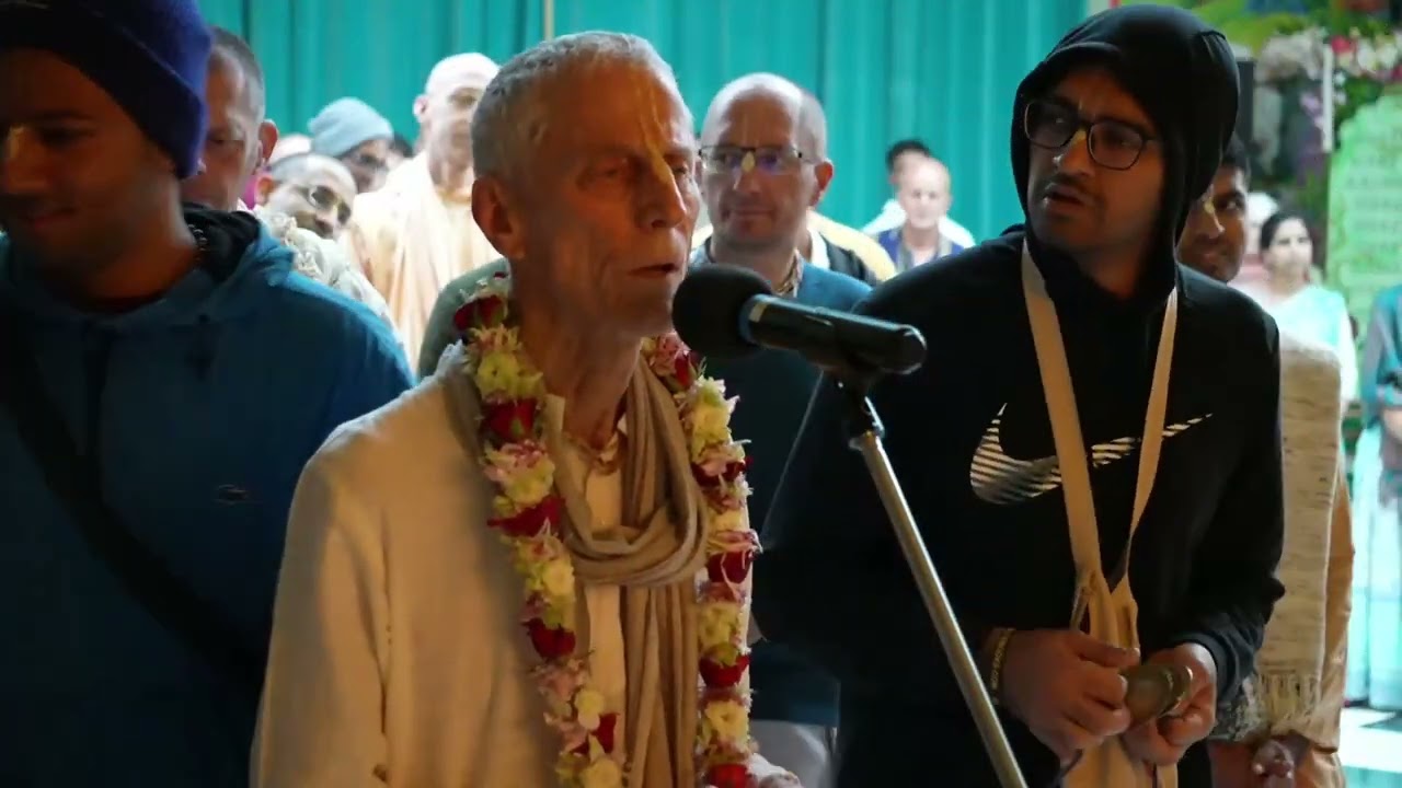 H.G. Yadubhara Prabhu – Radhastami kirtana