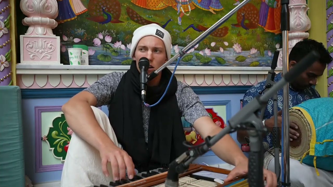 Harinarayan Prabhu – Radhastami evening kirtan – Day 2