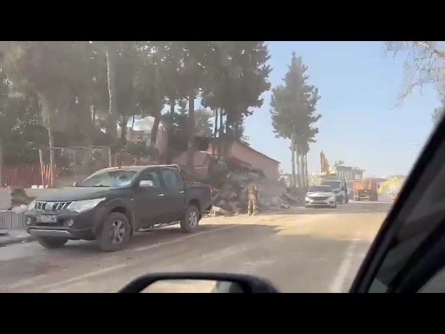 Életképek a török földrengés után