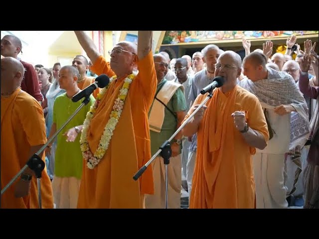 BB Govinda Swami & Sivarama Swami – vyasa-puja morning kirtan