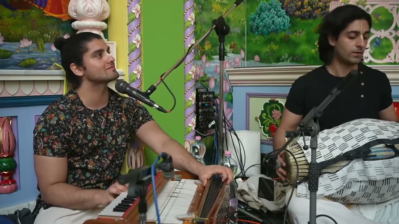 Yogindra prabhu – Gaura arati kirtan on Srila Sivarama Swami’s vyasa-puja – 2024