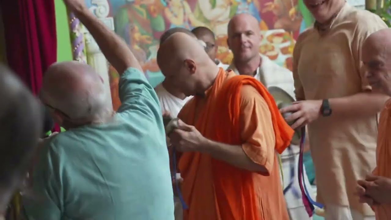 H.G. Adikartha Prabhu – Srila Prabhupada vyasa-puja kirtan – 2024