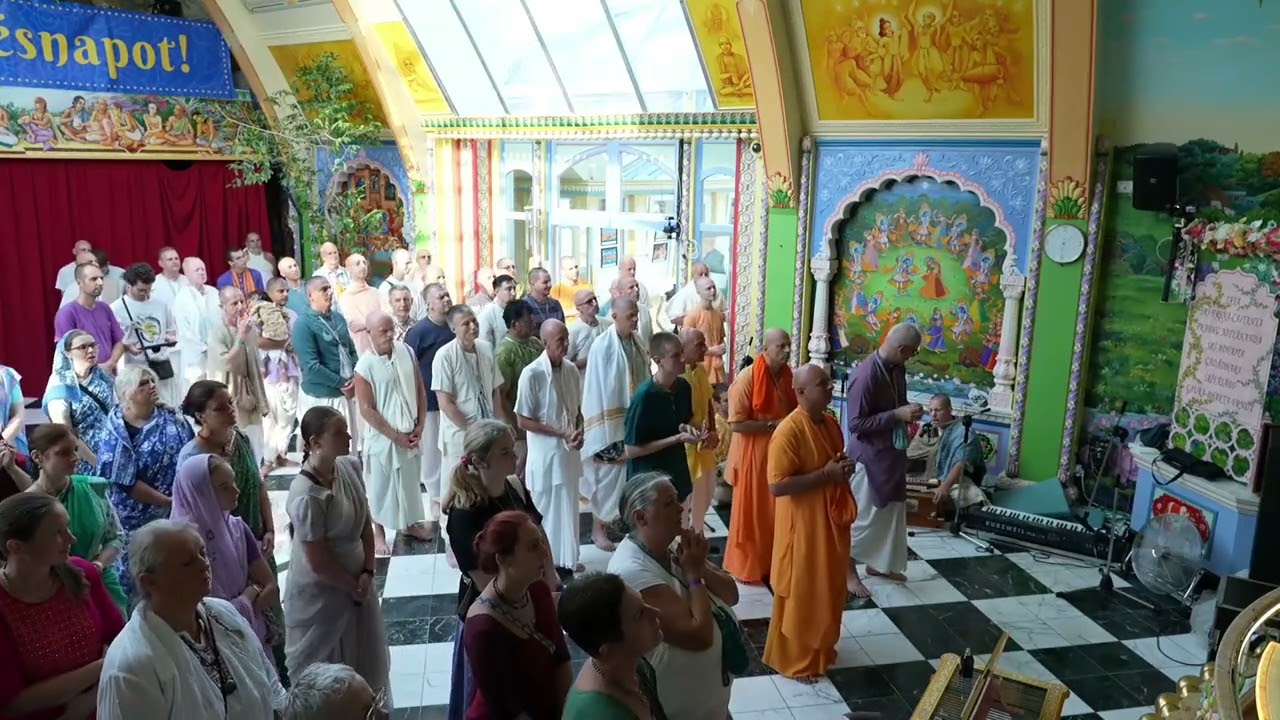 Harinarayana Prabhu – Srila Prabhupada vyasa-puja kirtan – 2024