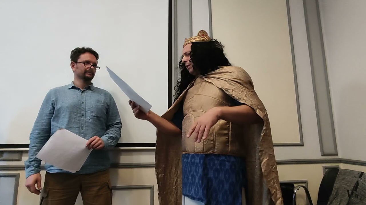 Hatalmas tapsot kaptak! Mert a tanulás nemcsak jellemformáló, de szórakoztató is a Jóga Főiskoláján