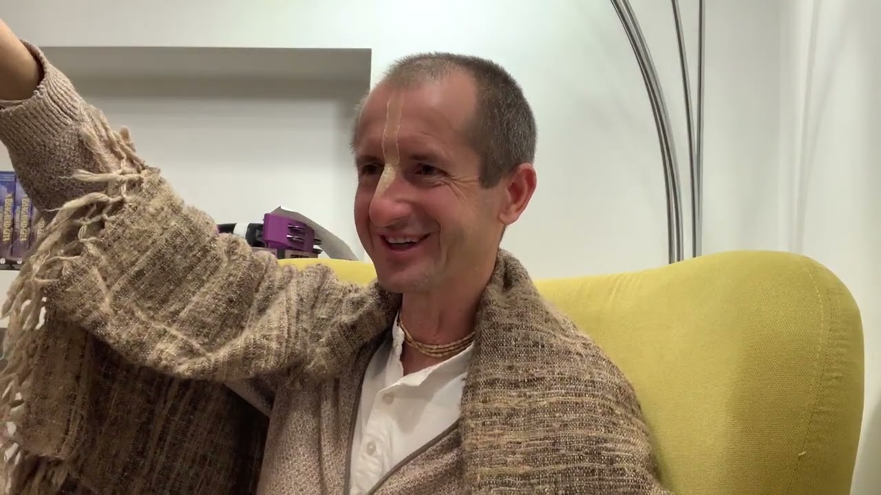 Hogyan kapjuk meg Krisna védelmét ebben a zavaros világban? Govardhana-puja 2026 – LilaSuka Dāsa