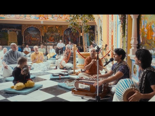 Krisna-völgyi Vasárnapi Program I Sunday Program