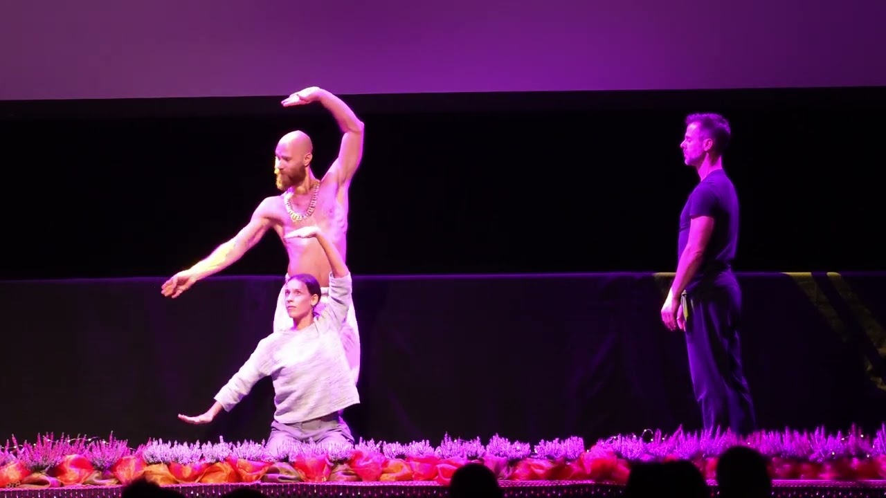 “Világok között” táncetűd – Dívali 2025