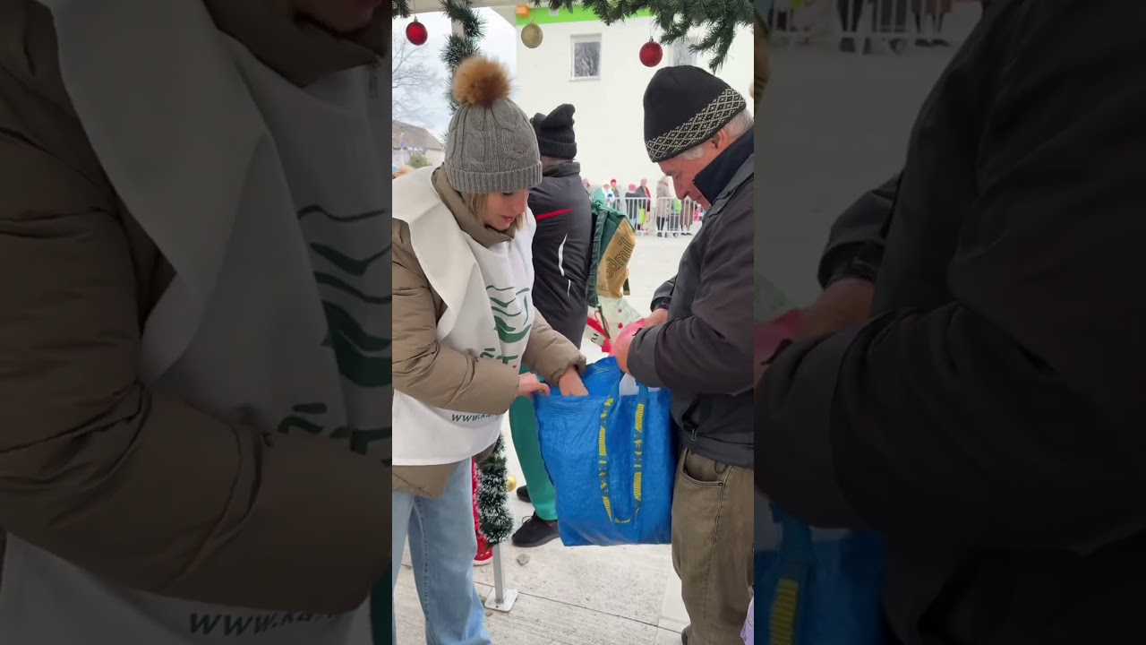 Történelmi pillanattal indultak az idei Szeretetlakomák.