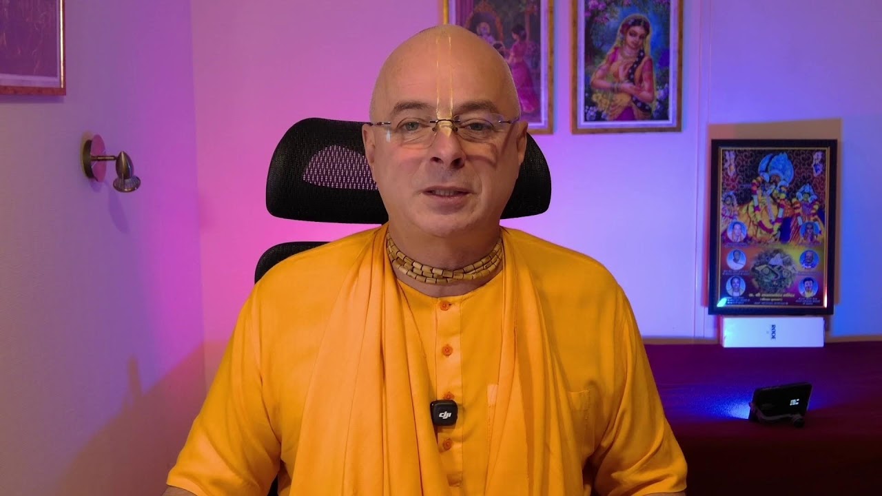 Бхактипāда  Госвāмӣ