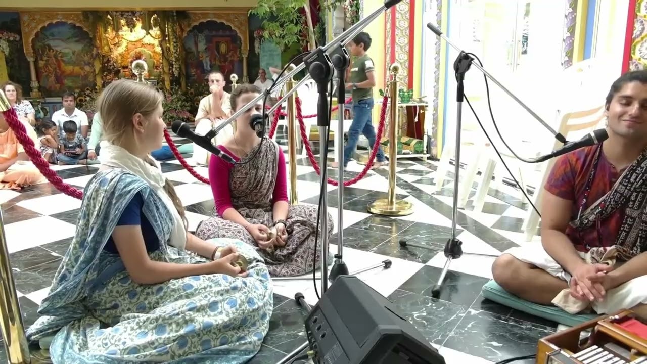 Acarya-ratna prabhu – Srila Prabhupada vyasa-puja evening bhajan – 2025