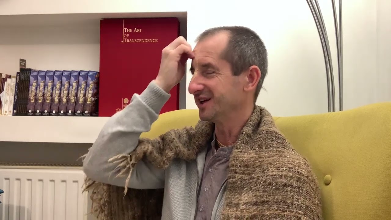 Hare Krishna Book Club applikáció bemutatója. A hallás ajándéka és művészete.SB1.2.17. LilaSuka Dāsa