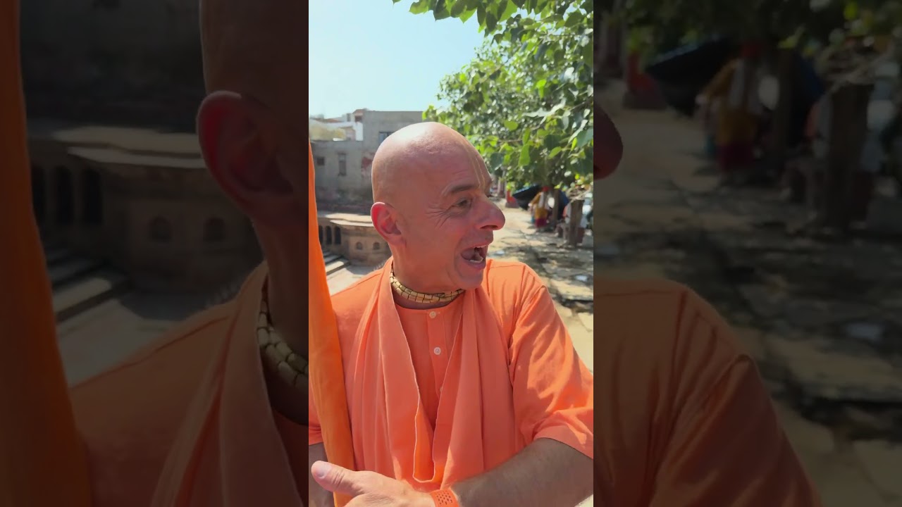 Yamuns meder￼. Bhaktipāda Gosvāmī